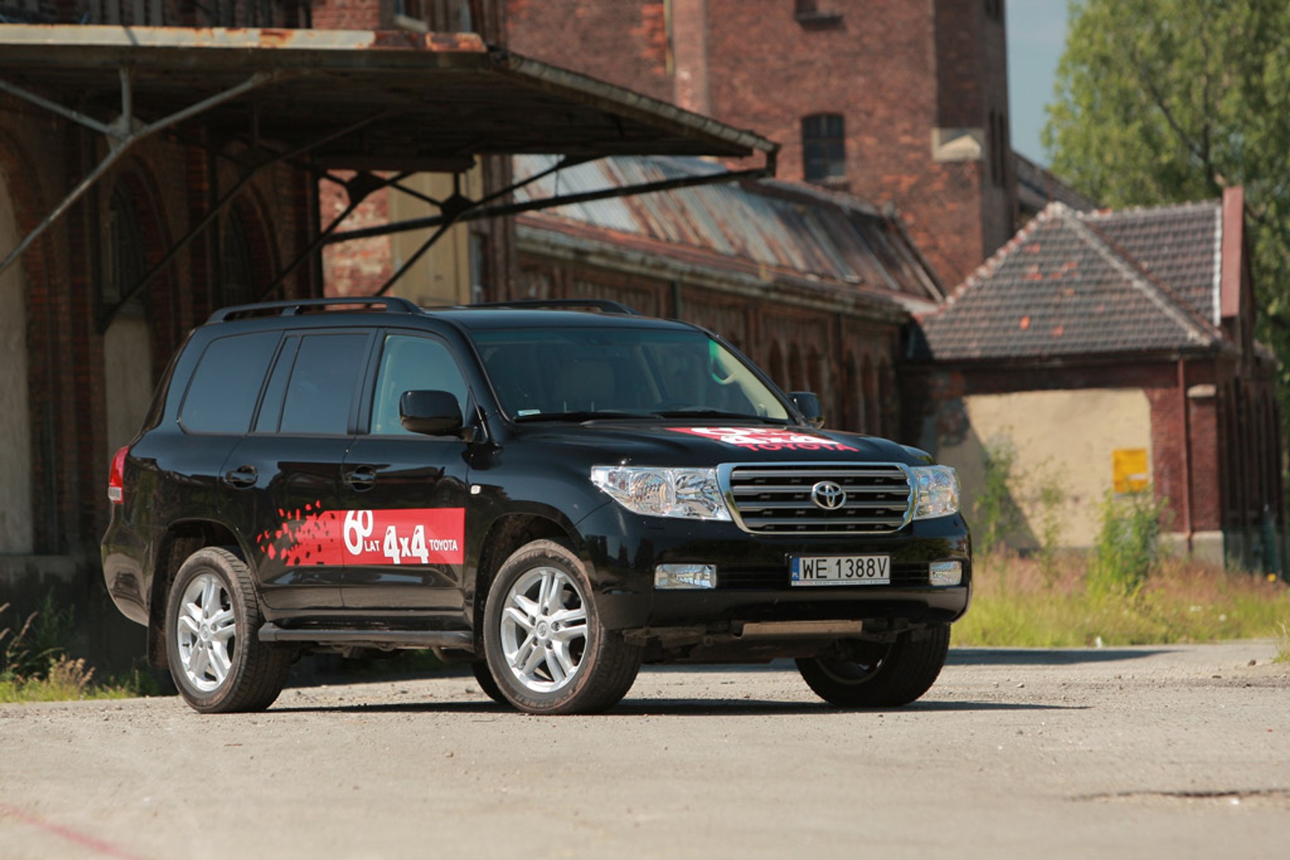 Toyota Land Cruiser: jej wysokość V8