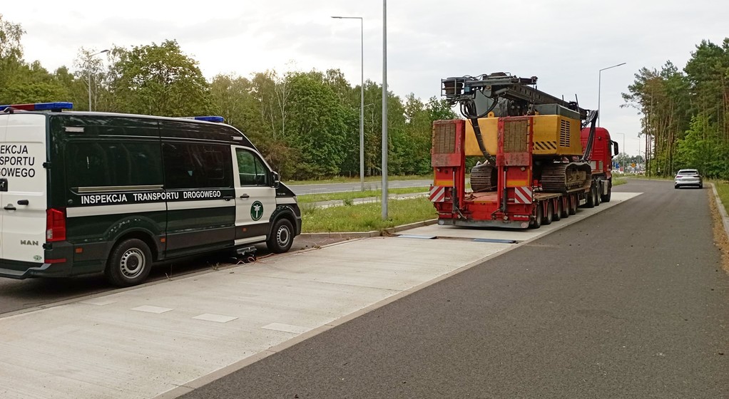 Kontrolerzy ITD zważyli zestaw i musieli wstrzymać transport
