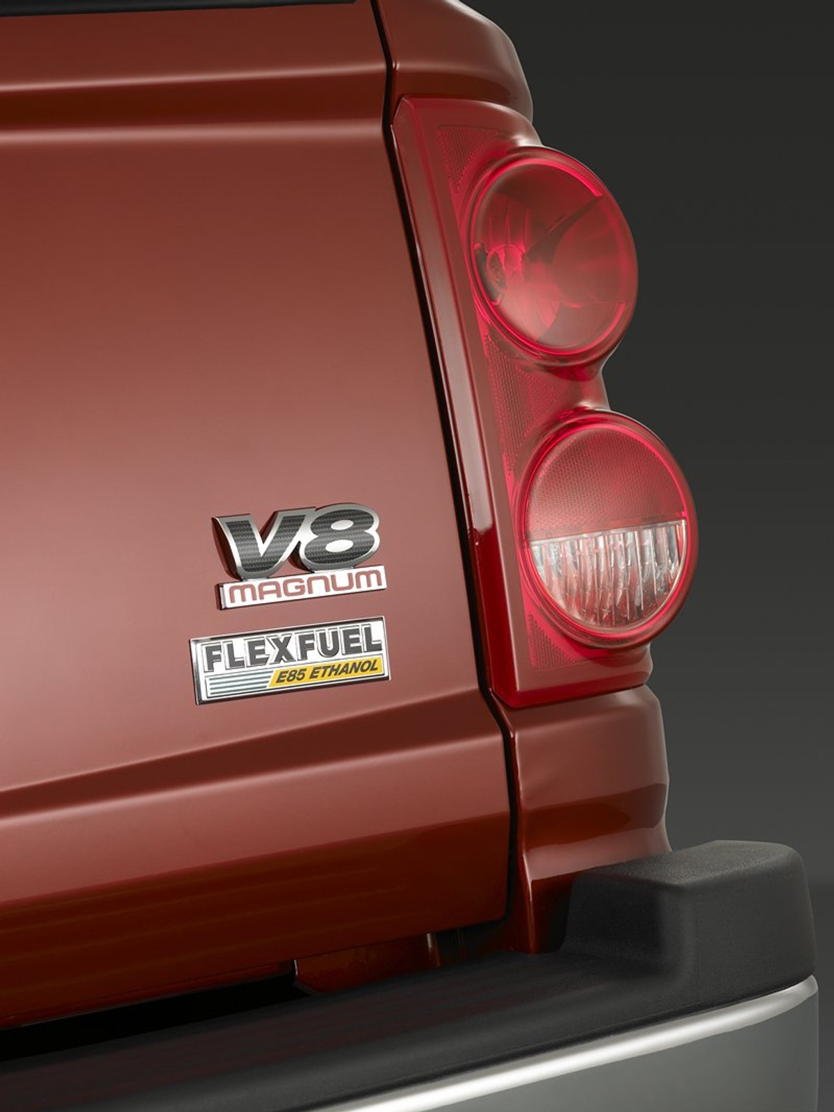 Dodge Dakota 2008: mocniejszy, praktyczniejszy, oszczędniejszy