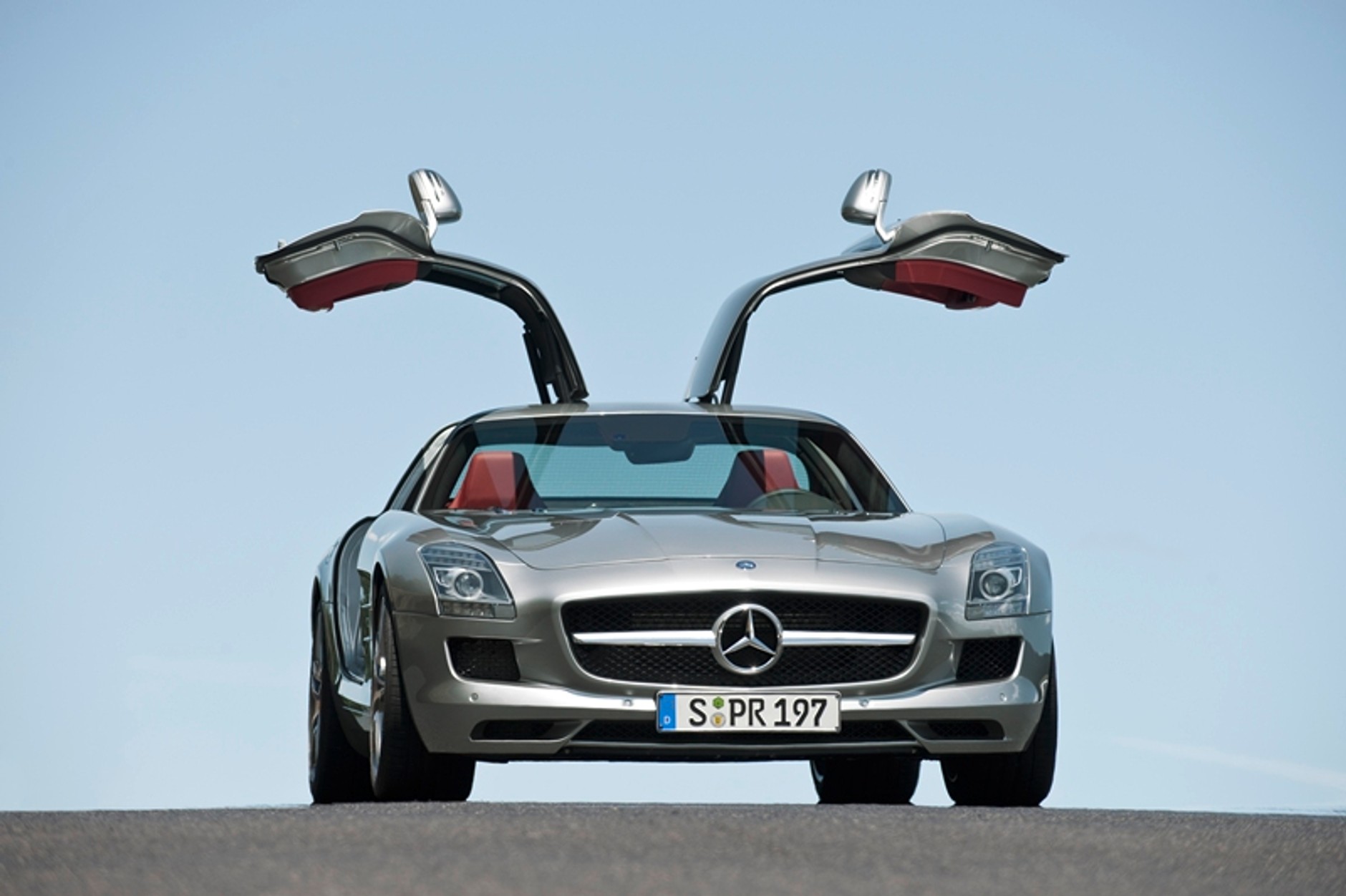 Mercedes SLS AMG w całej okazałaości