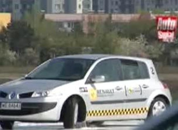 Auto Świat TV - Relacja ze szkolenia w Szkole Jazdy Renault