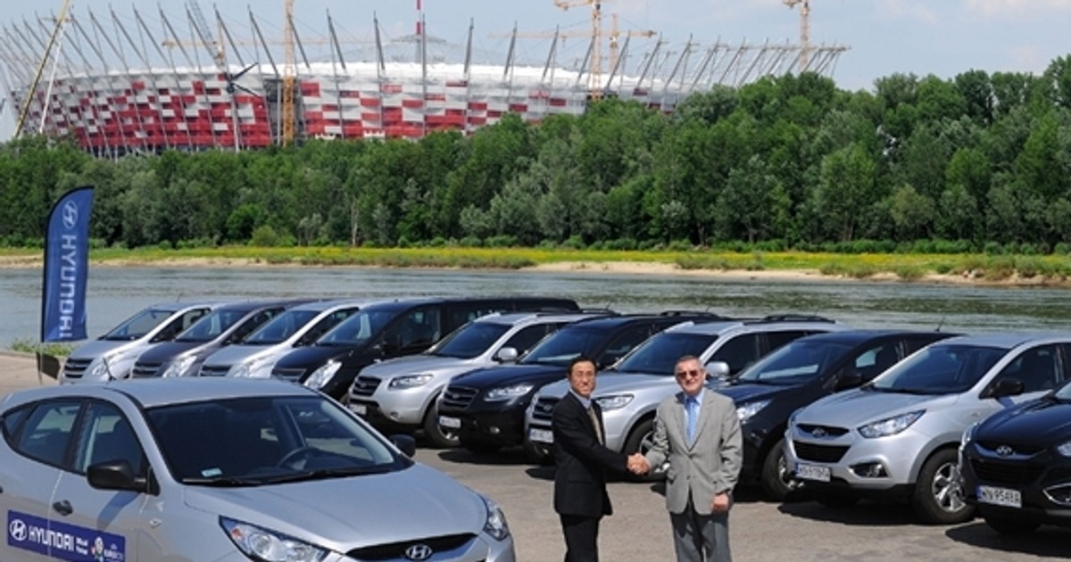 Hyundai rozpoczął przekazywanie aut na Euro 2012