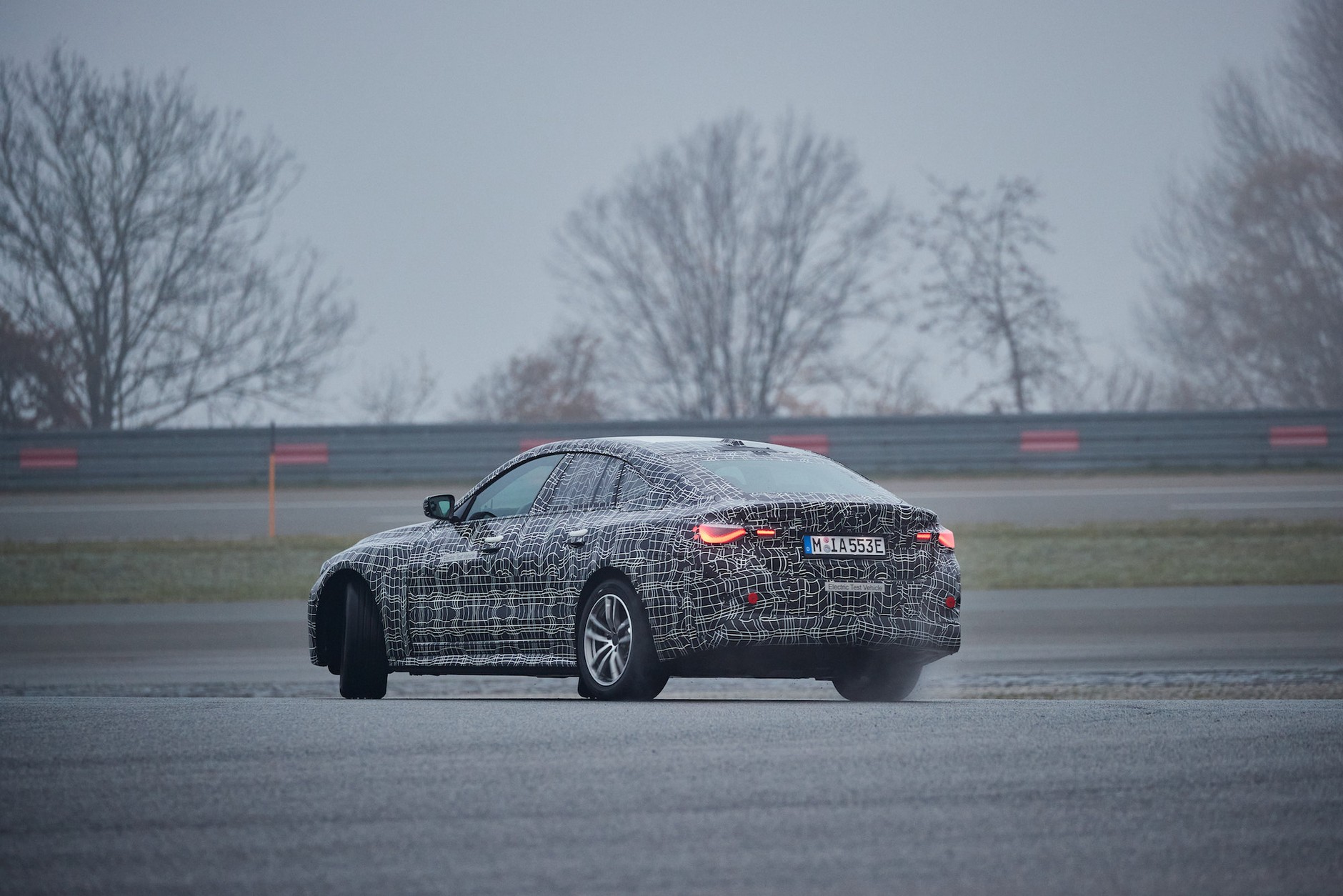 BMW i4 – ostatnie szlify na torze