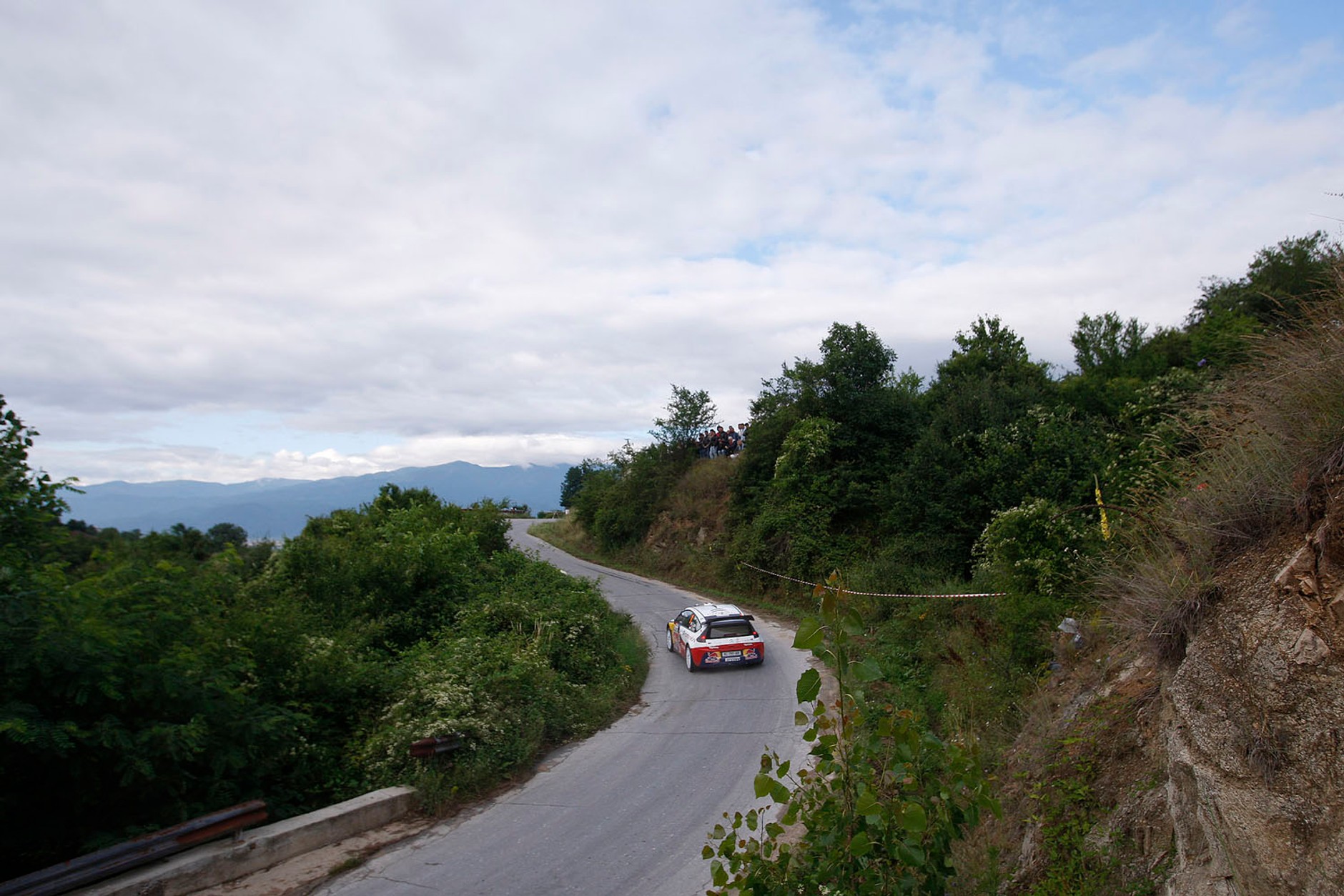 Citroën Total WRT taranuje konkurentów (galeria Rallyworld©Willy Weyens)
