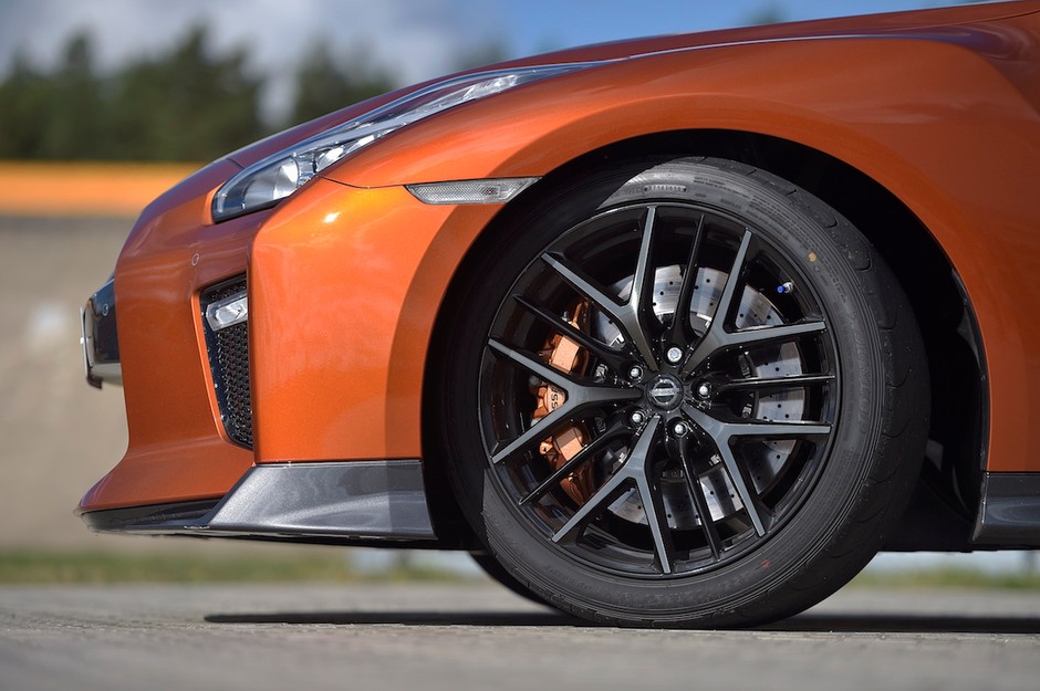 Nissan GT-R