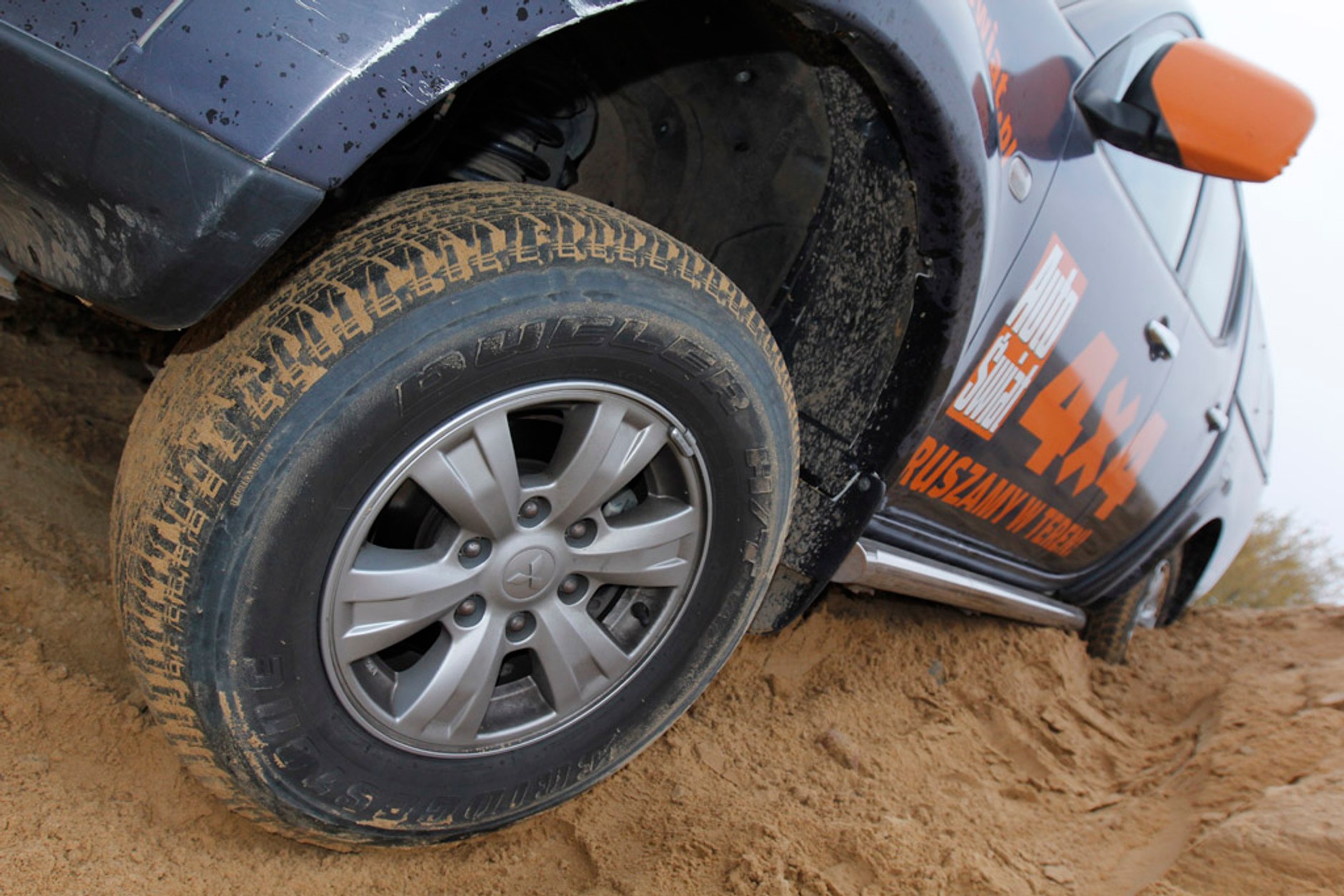 Zawias to podstawa: zobacz, jak podnieść terenówkę