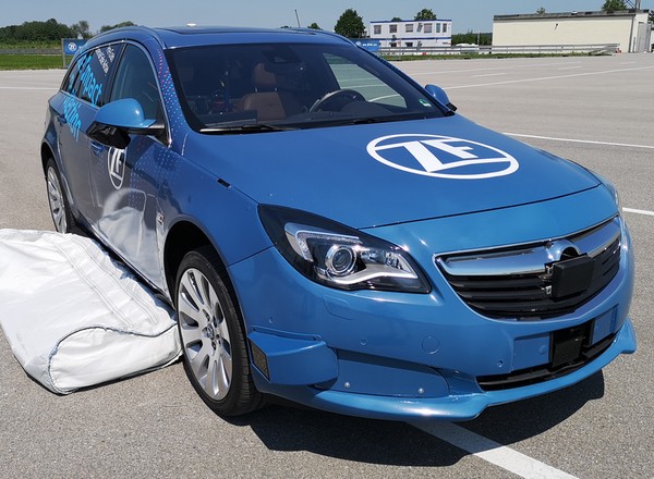 Zewnętrzny airbag ZF - ochrona auta przed… innym autem