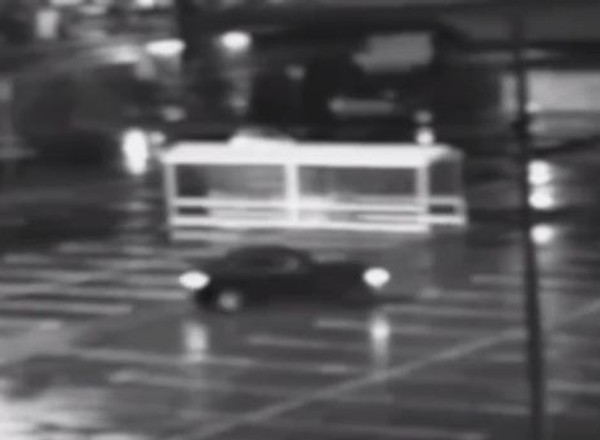 Policjanci z Piaseczna złapali "driftera". 16-latek "latał bokiem" bmw pod marketem [WIDEO]