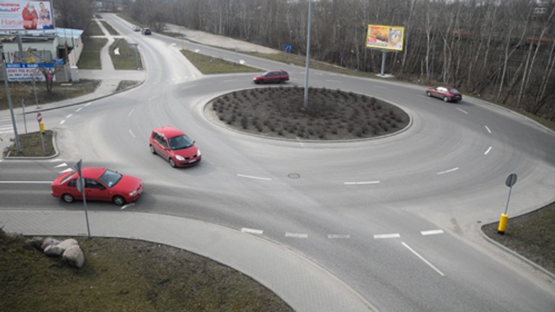 Rondo, czyli jak jeździć po zakręconym skrzyżowaniu?