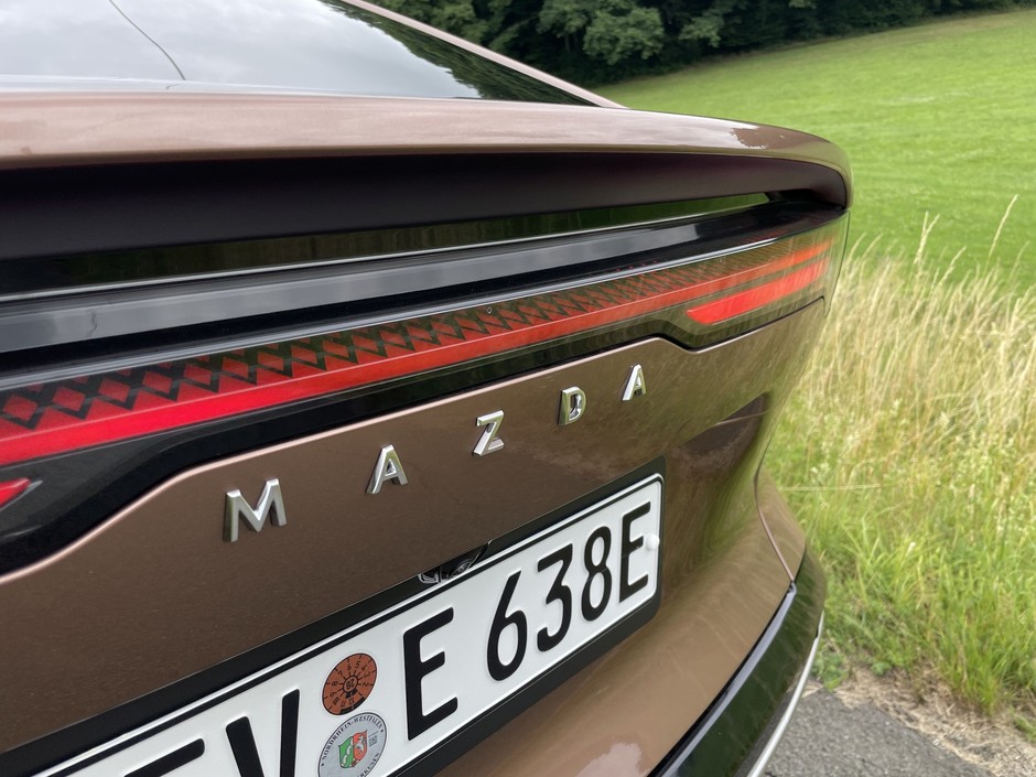 Mazda 6e