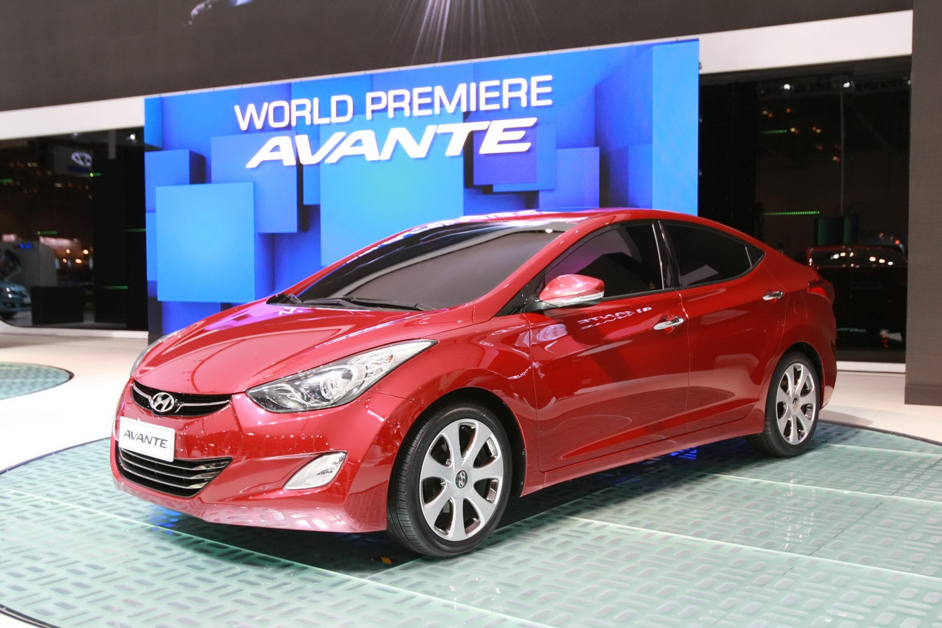 Busan Motor Show 2010: Hyundai Elantra/Avante – premiera nowej generacji