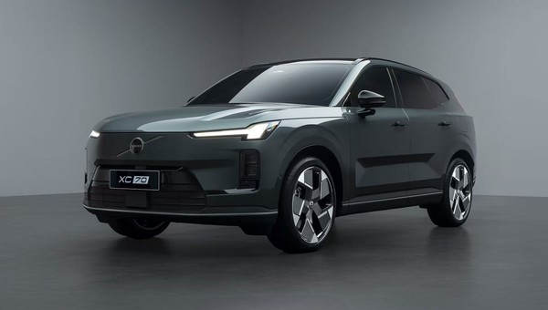 Nawet Chińczycy nie chcą tylko elektryków. Znamy dane hybrydowego Volvo XC70