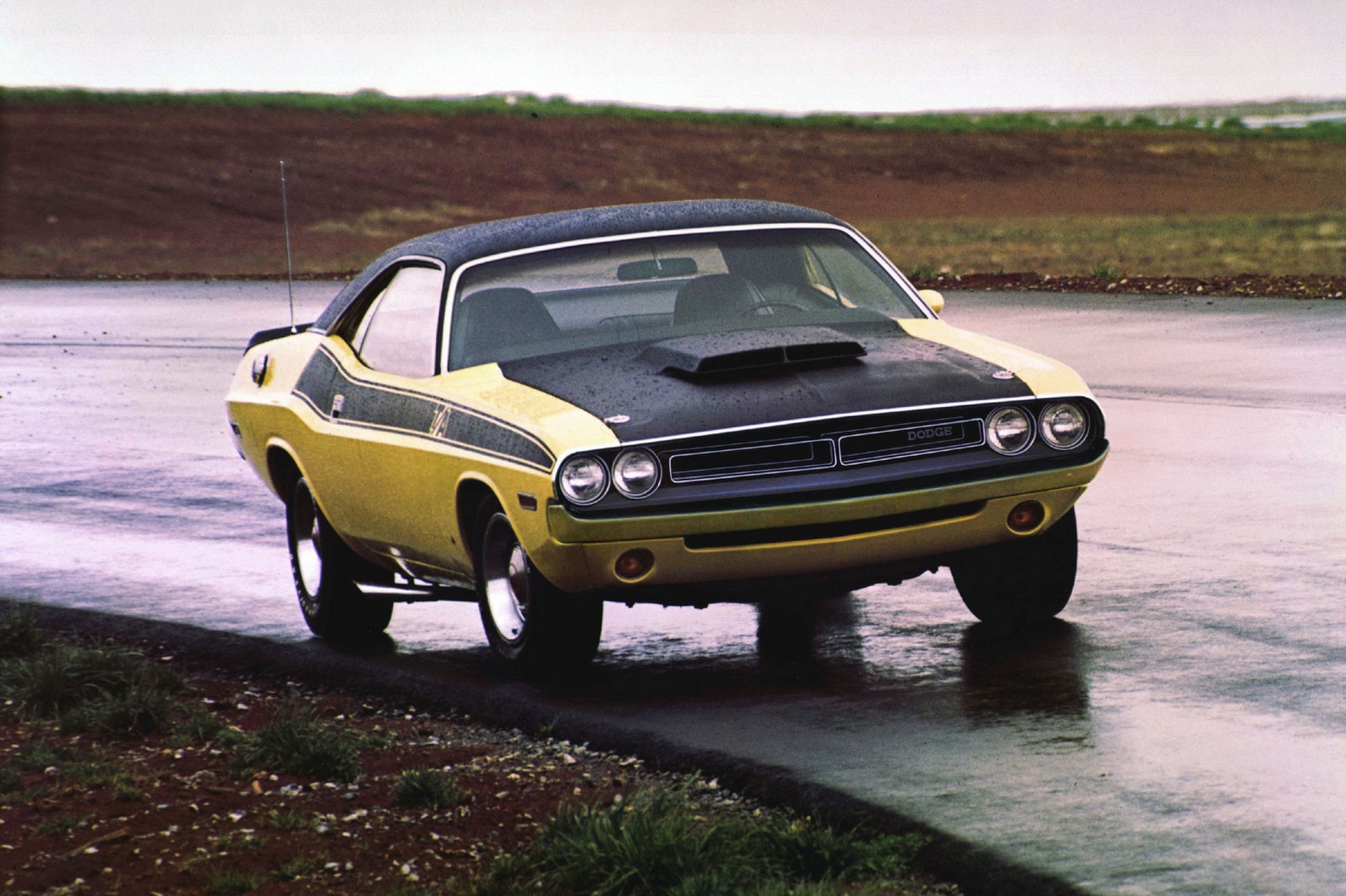 Challenger ma 40 lat