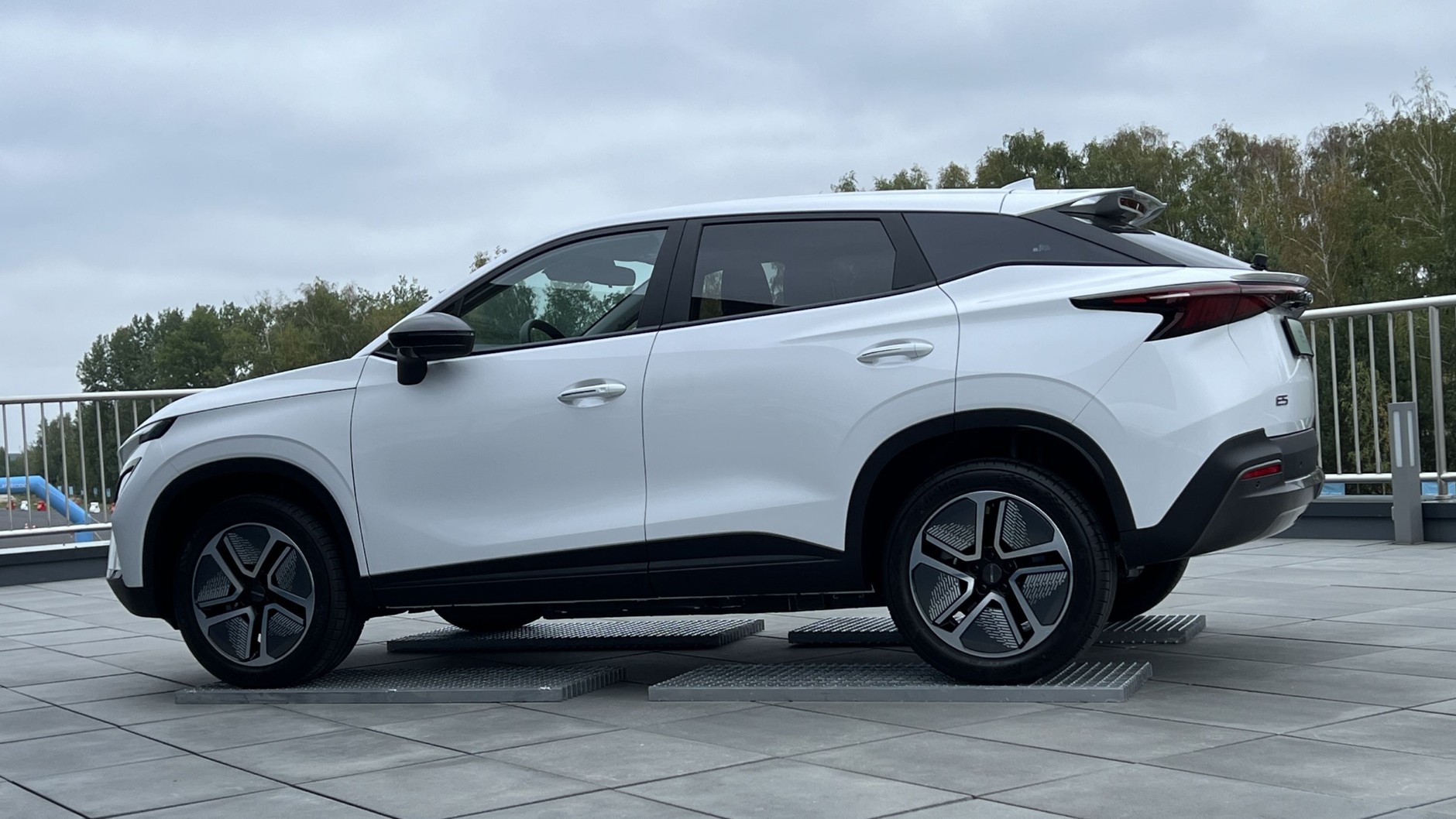 Omoda E5 (od 2024 r.)