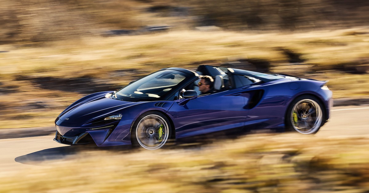 McLaren Artura Spider