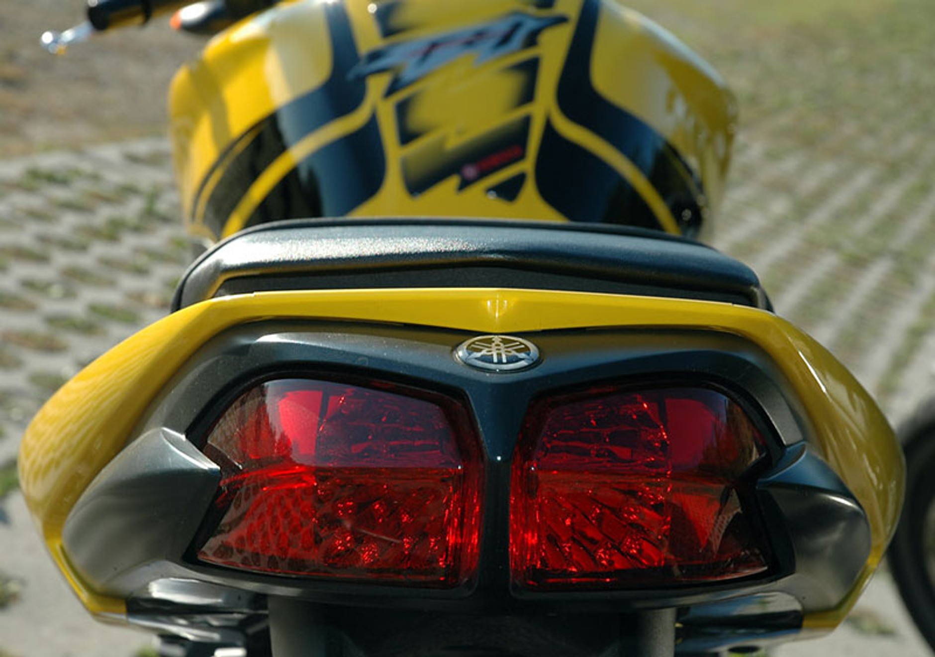 KTM 990 SuperDuke vs. Yamaha FZ1 (test porównawczy)