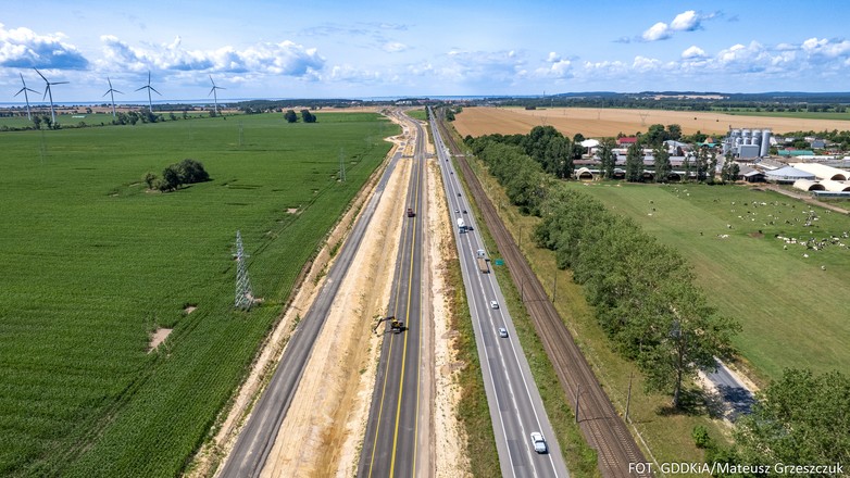 Budowana droga S3 na wschód od Wolina — odcinek, na który został skierowany ruch