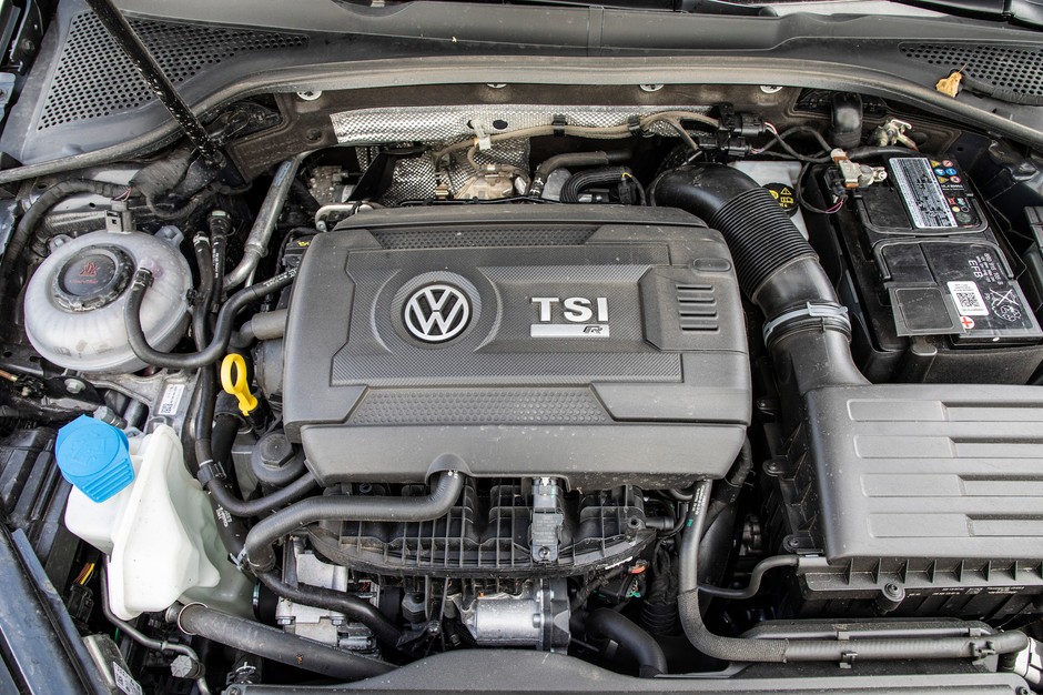 Golf Variant R
