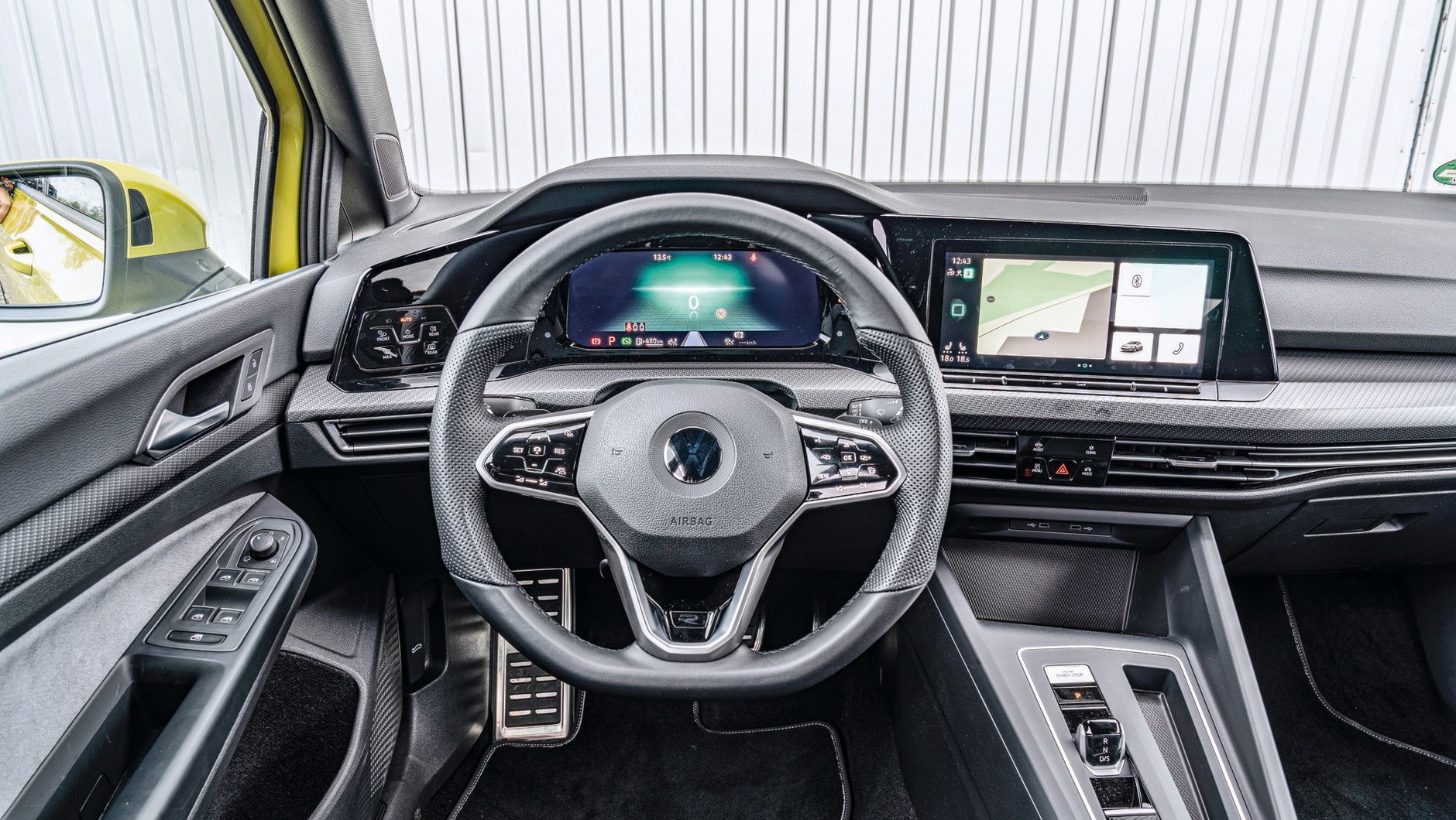 Volkswagen Golf 1.5 eTSI - kokpit