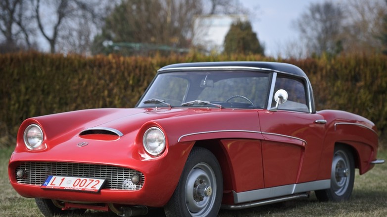 Syrena Sport pod Pałacem Kultury i Nauki