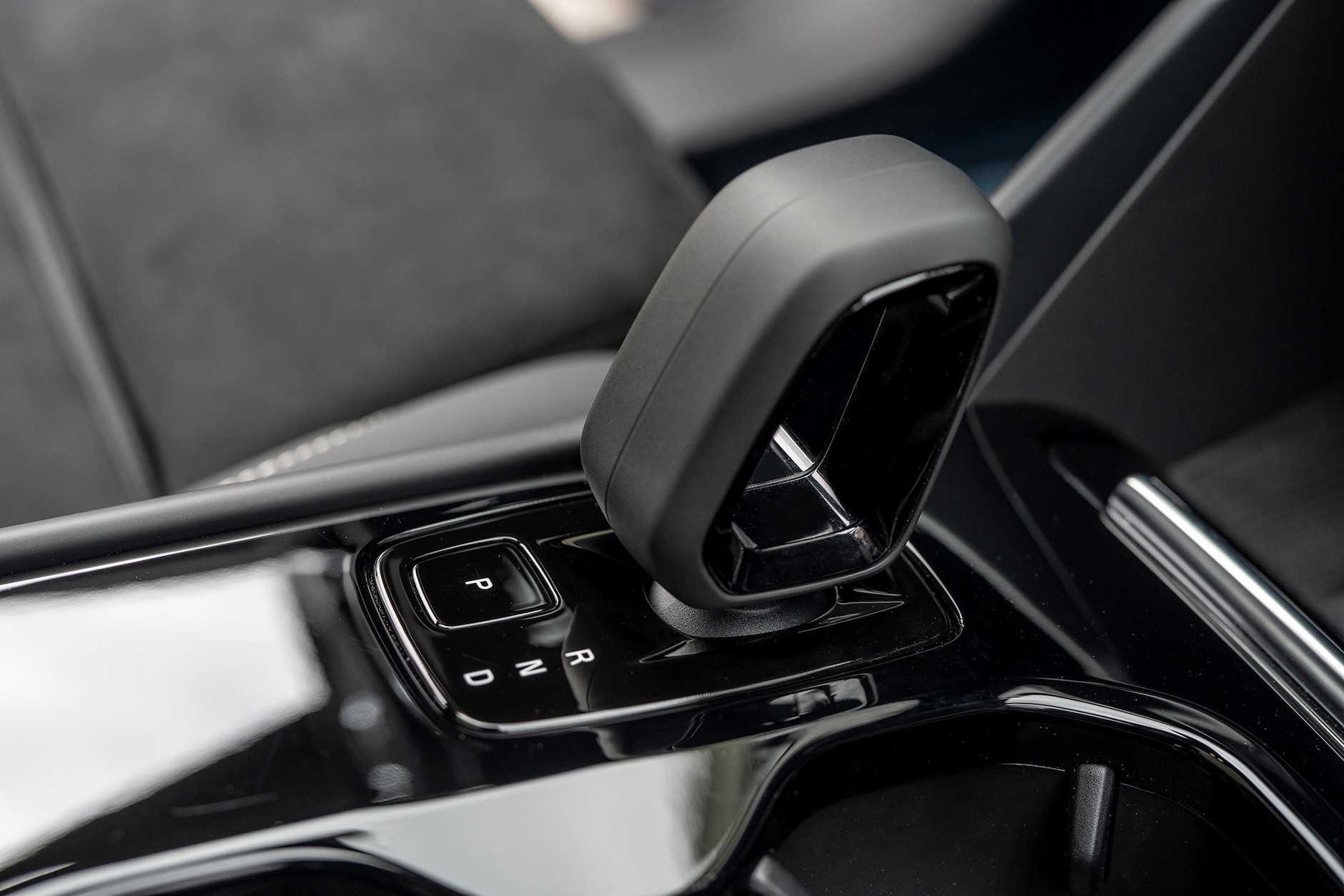 287327 Volvo C40 Recharge interior