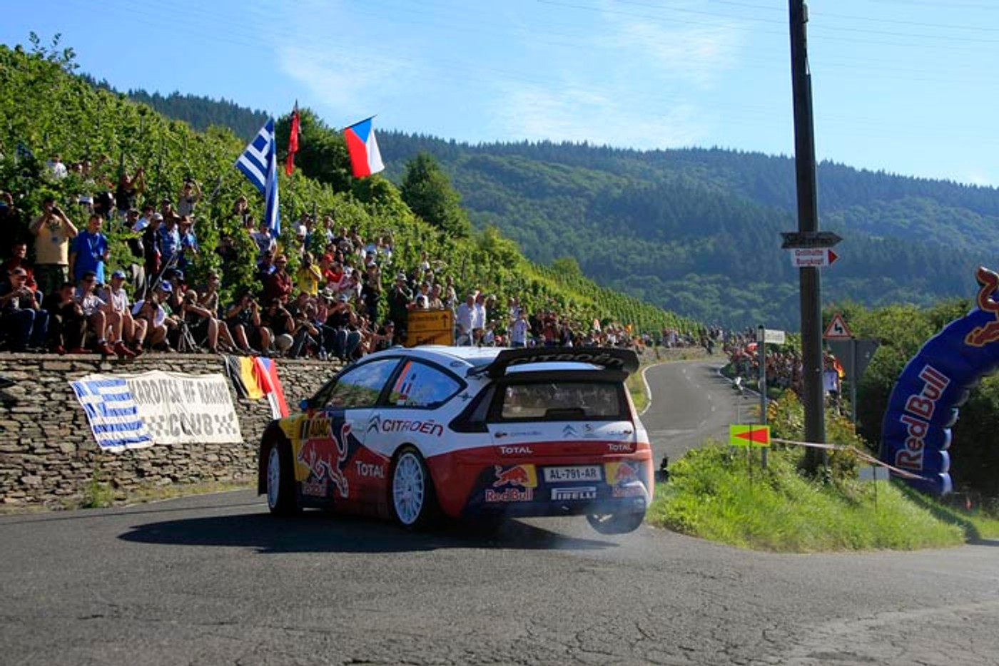 Rajd Niemiec 2010: Loeb liderem, Kościuszko na łące (1. etap, fot. Rallyworld©Willy Weyens)