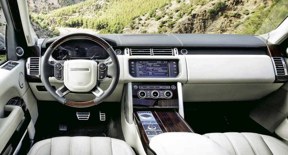 Już wiemy jak jeździ nowy Range Rover
