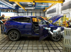 Nie zostało dużo czasu. Nissan szykuje "e-odpowiedniki" spalinowych bestsellerów