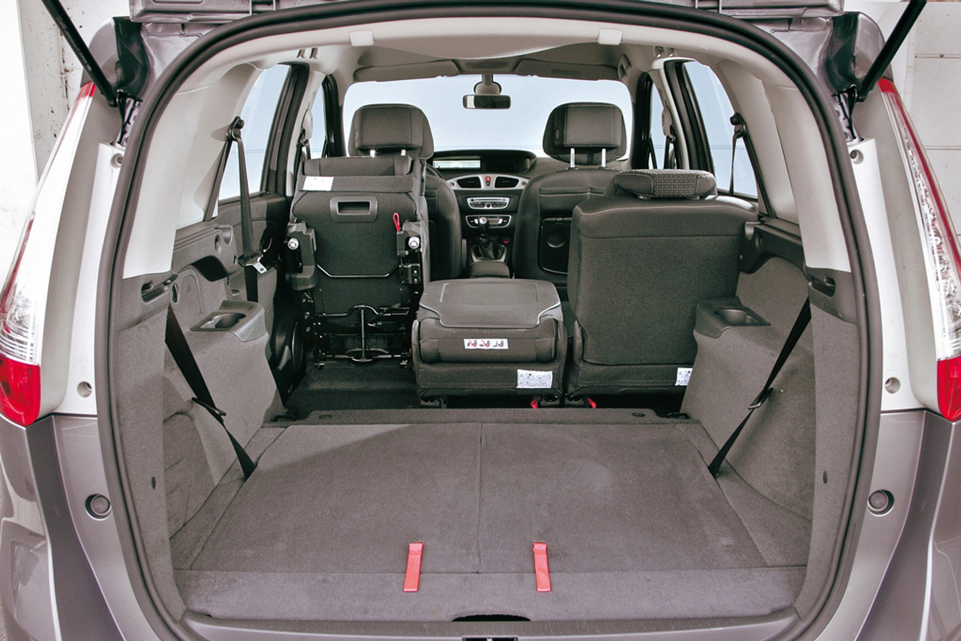 Peugeot 5008 kontra Renault Grand Scenic - Funkcjonalnie oraz stylowo