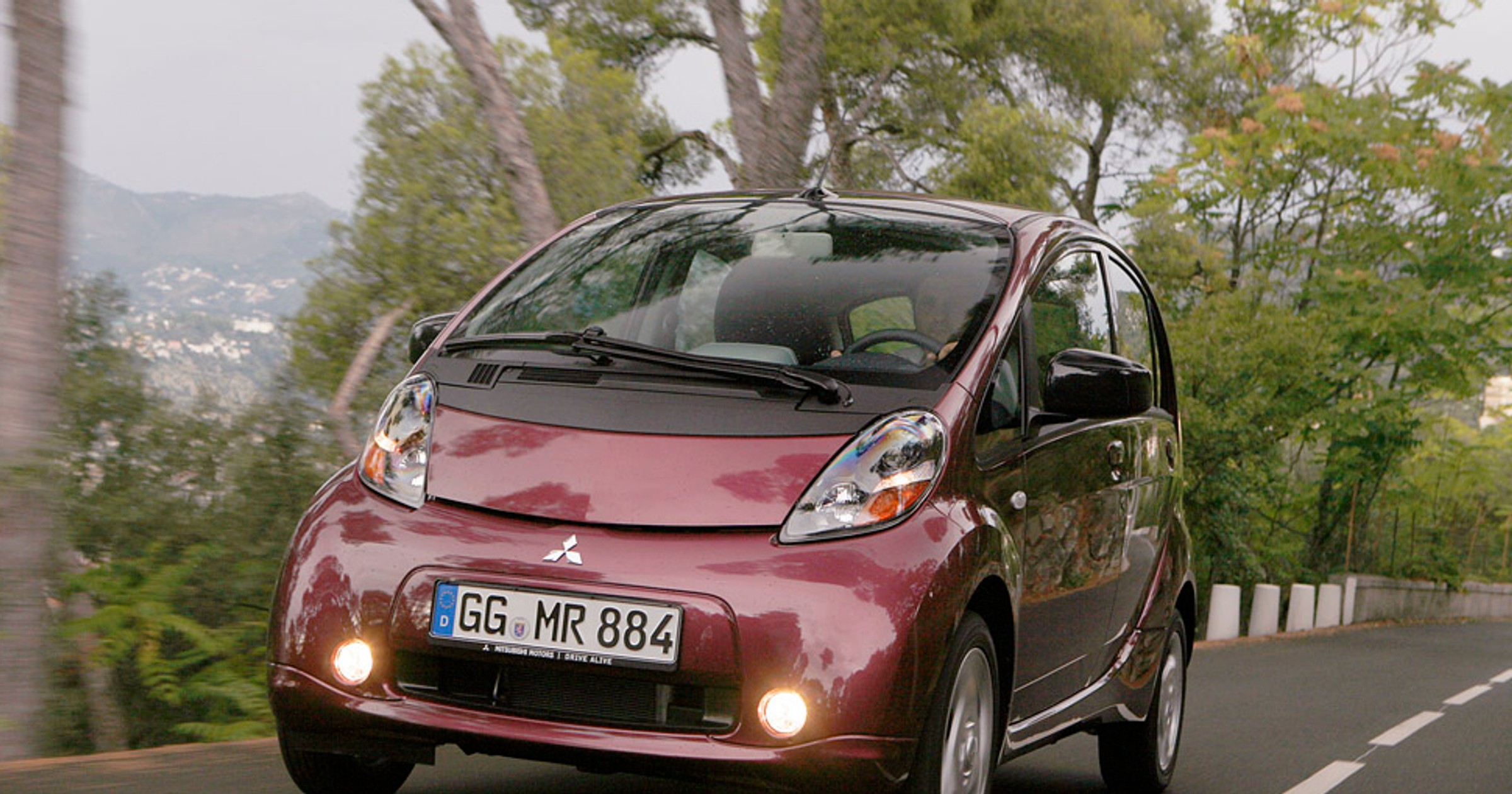 Mitsubishi i-MiEV tańszy o 30 proc.