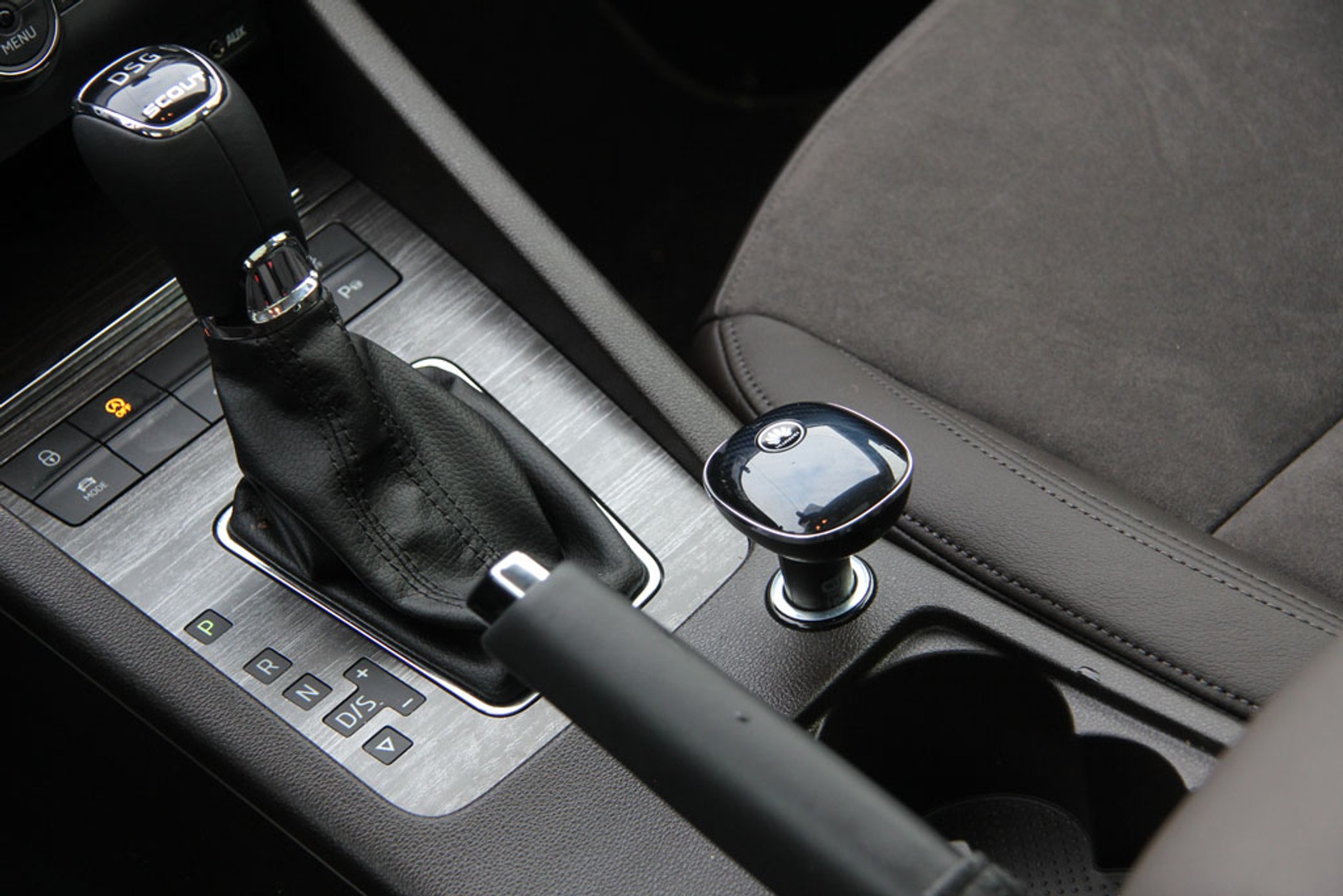 Jak samodzielnie zapewnić internet w aucie?