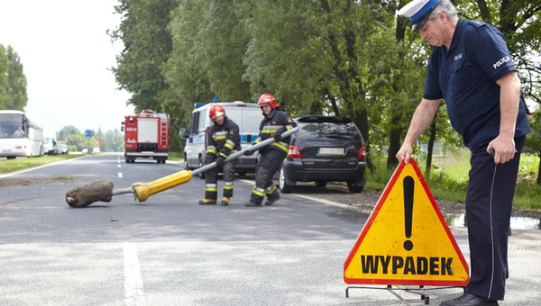 Wypadek autem bez przeglądu, opuszczenie miejsca wypadku – co za to grozi?