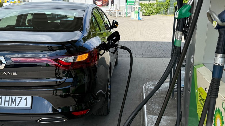 Renault Megane GrandCoupe z dieslem na jednym baku robi 800-1000 km