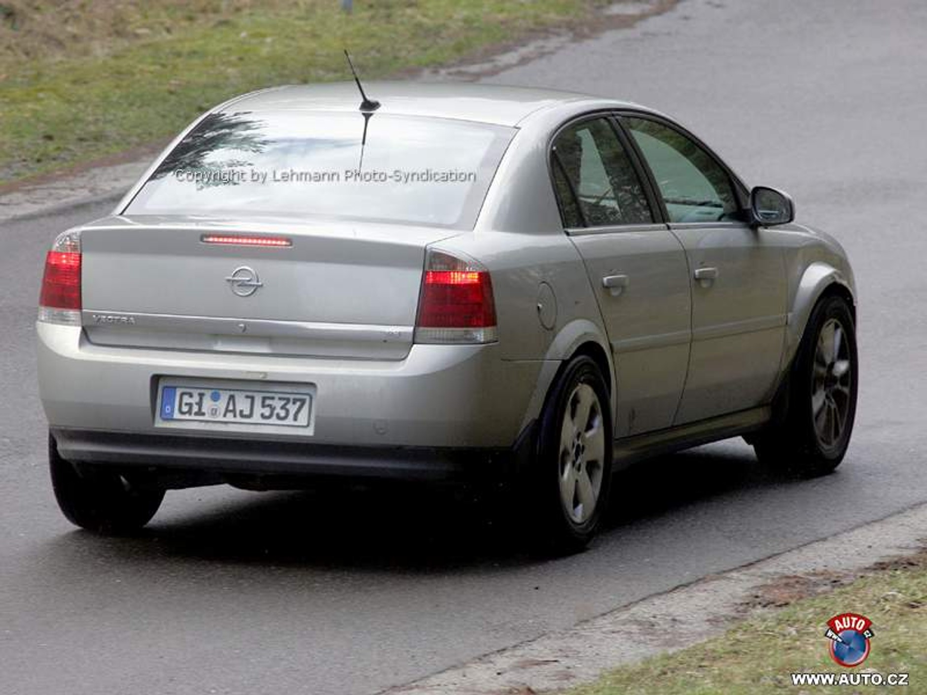 Następca Opla Vectry z nową nazwą