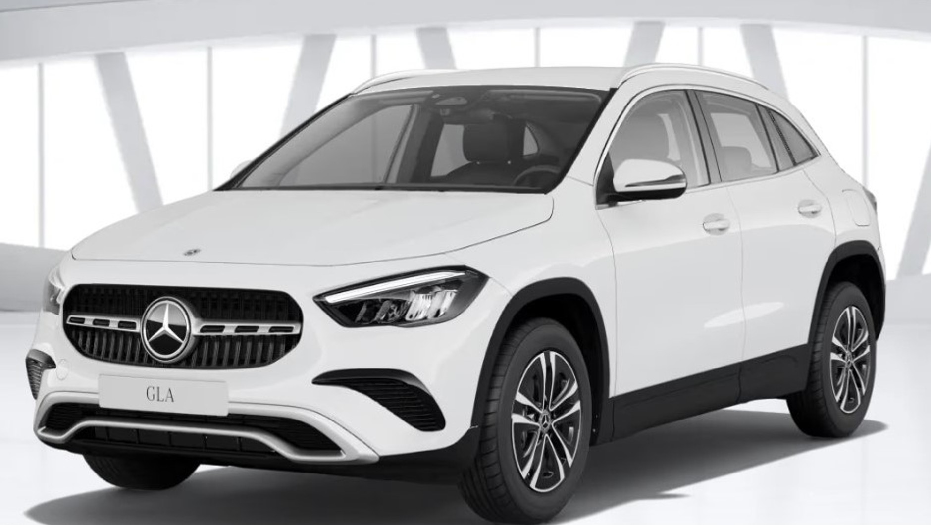 Mercedes GLA; wersja bazowa