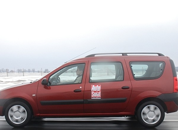 Szkoła Jazdy Renault ostrzega: Podczas odwilży jest mokro i niebezpiecznie