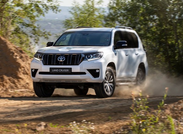 Toyota Land Cruiser – dzielna terenówka po face liftingu