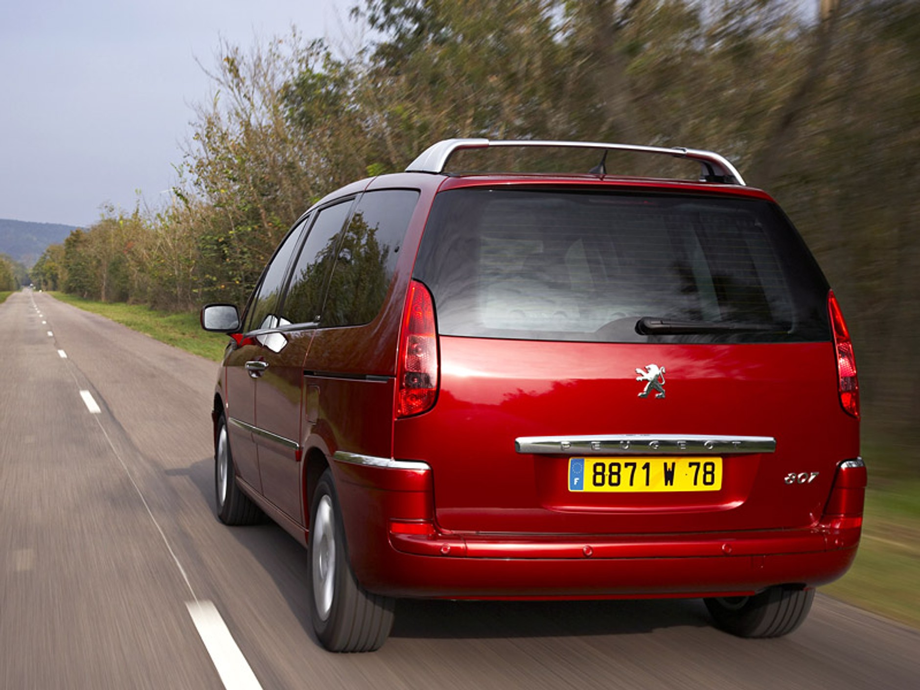 Nowy Peugeot 807: przyjemność na najwyższym poziomie