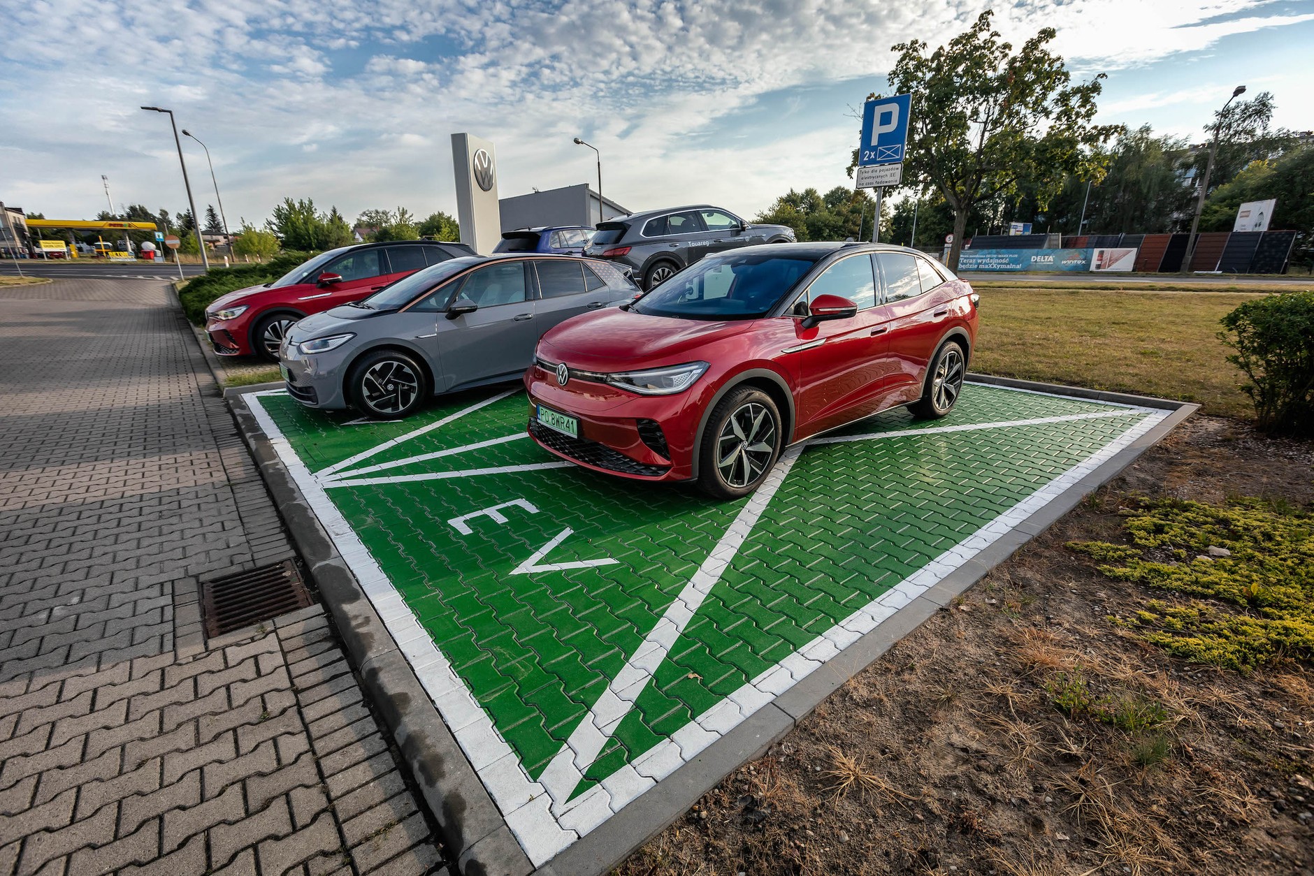 Punkty ładowania elektryków przy salonach Volkswagena