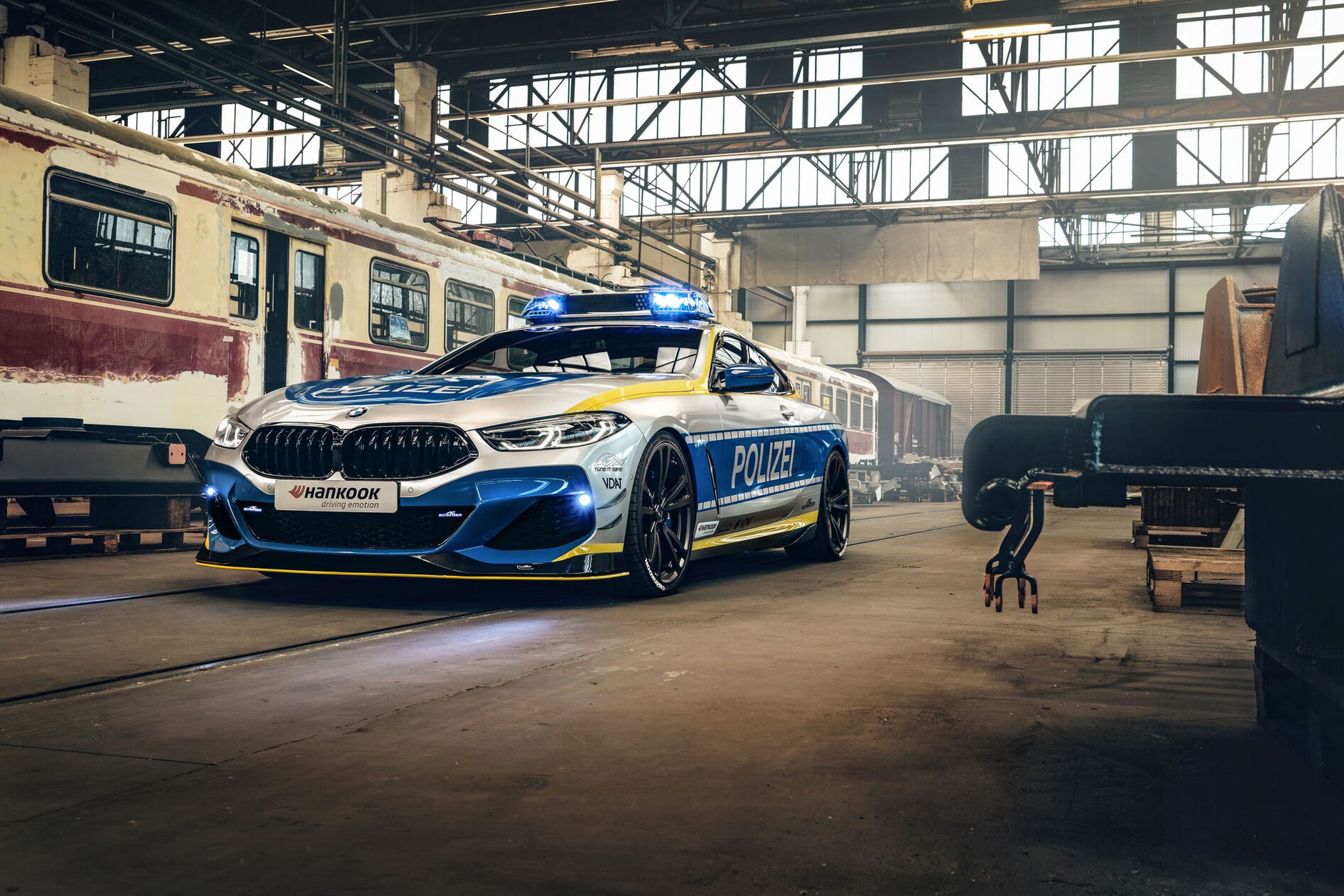 Policyjne BMW M850i AC Schnitzer