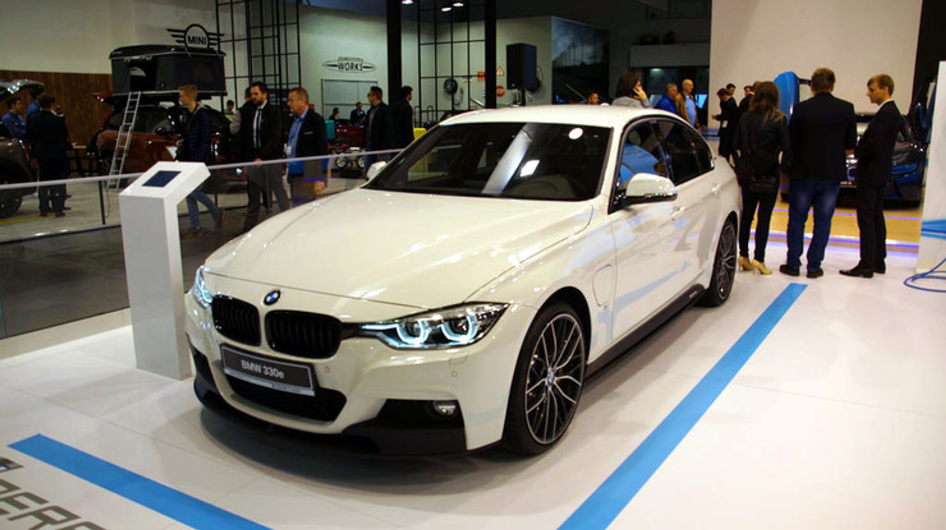 Poznań Motor Show 2017 - BMW 330e
