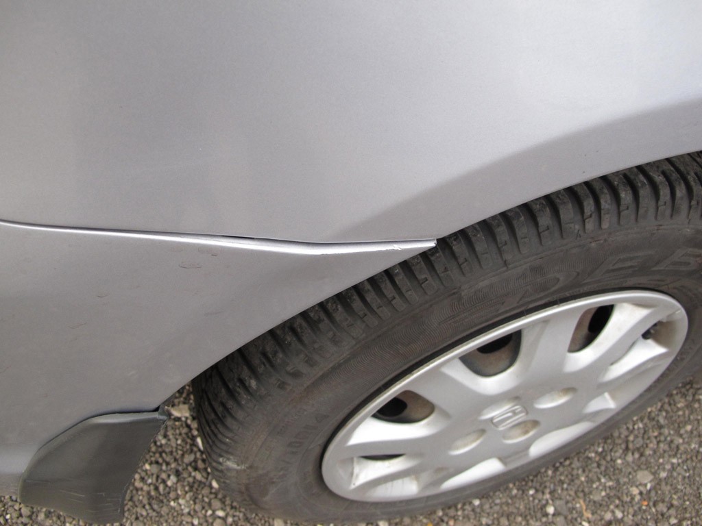 Auto z ogłoszenia: Honda Civic 1.4 - ksenony lewe, przeszłość niepewna