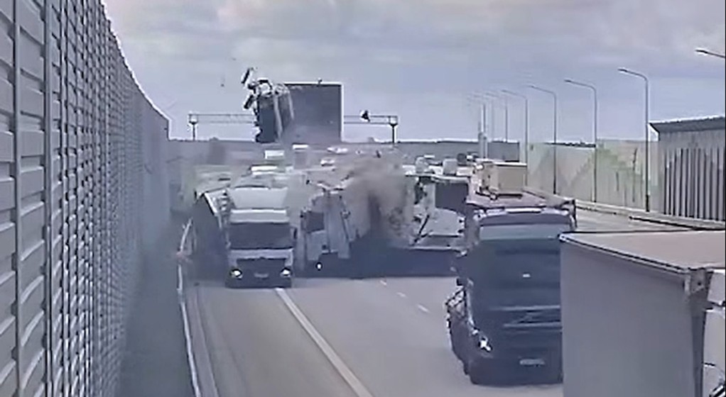Wypadek ciężarówek na autostradzie A1