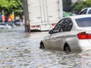 Kiedy ubezpieczyciel nie wypłaci odszkodowania za zalane auto? Prawniczka ostrzega kierowców
