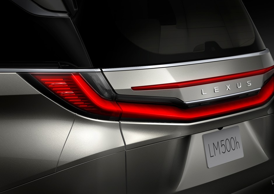Lexus LM 350h. Ekskluzywny van z Azji debiutuje w Europie