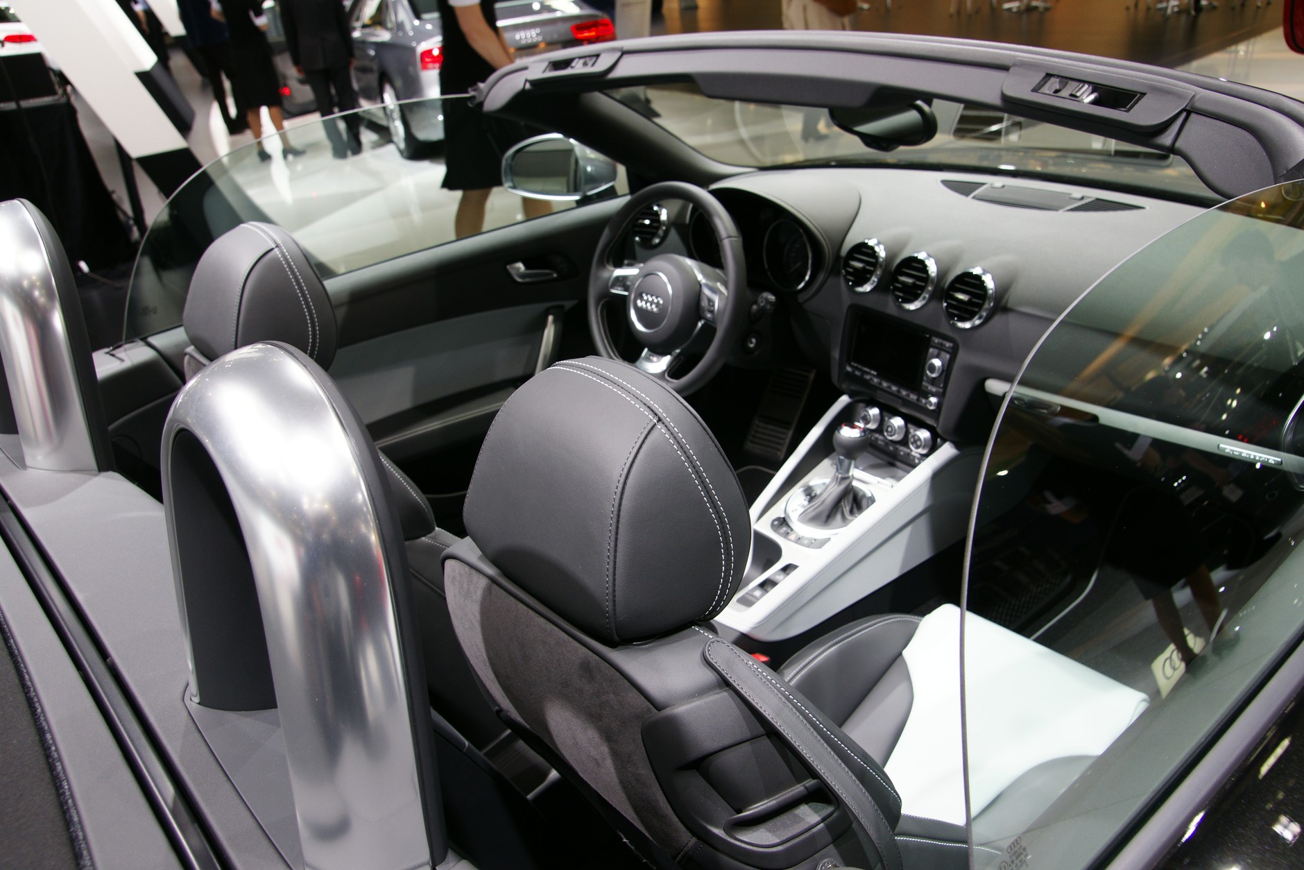 AMI 2010: Audi TT po wiosennym faceliftingu