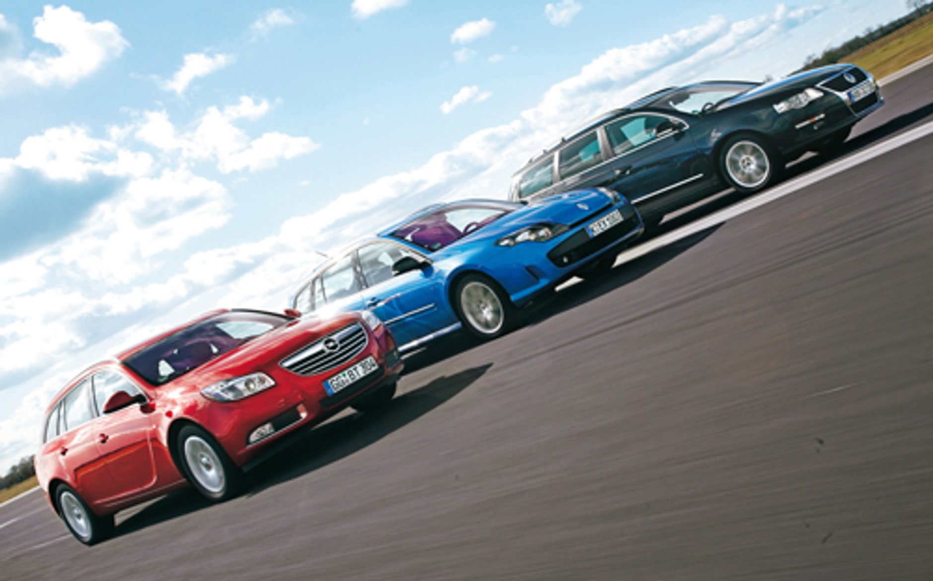 Opel Insignia kontra Renault Laguna Grandtour i Volkswagen Passat Variant: Czy kombi Opla pokona konkurentów?