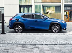 Lexus UX 300e - premium na prąd trafi także do Polski