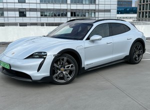 Elektryczne i rodzinne Porsche? Taycan 4 Cross Turismo udowadnia, że to ma sens