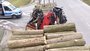 Włączył światło cofania, policjanci oniemieli. "Jakież było ich zdziwienie" [WIDEO]